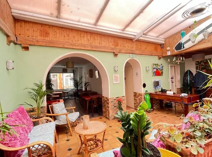 Hotel & Cantine De La 3*