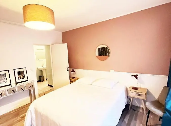 Hotel & Cantine De La 3*