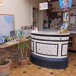 & Cantine De La Hotel
