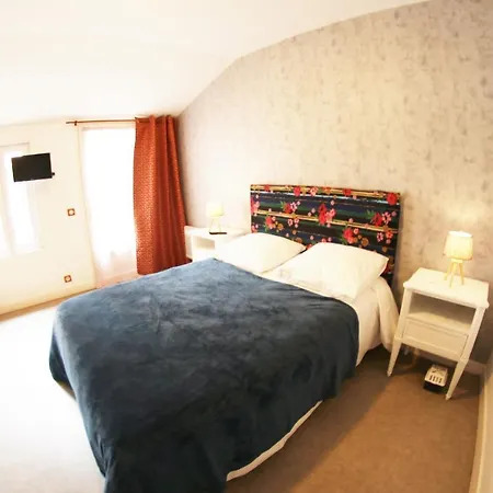 Hotel & Cantine De La 3*