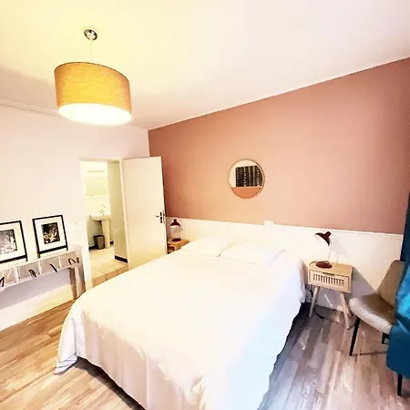 Hotel & Cantine De La 3*