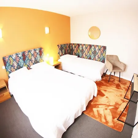 Hotel & Cantine De La 3*