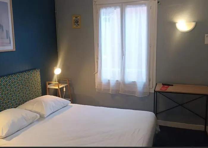 & Cantine De La Hotell 3*