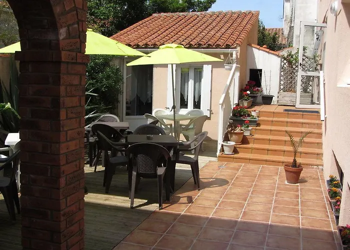 호텔 & Cantine De La 3*